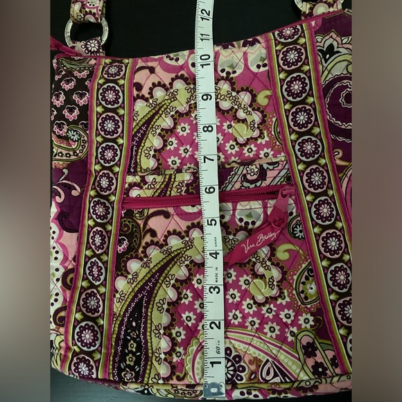 Vera Bradley hipster crossbody in very berry paisley. Adjustable strap - Picture 8 of 13